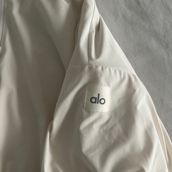 Alo Yoga Cropped Elevation Coverup Fleece Lined Jacket Popover Ivory XS Like New - Picture 6 of 9